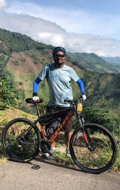 Priyen Shah Cycling on the  tour with redspokes